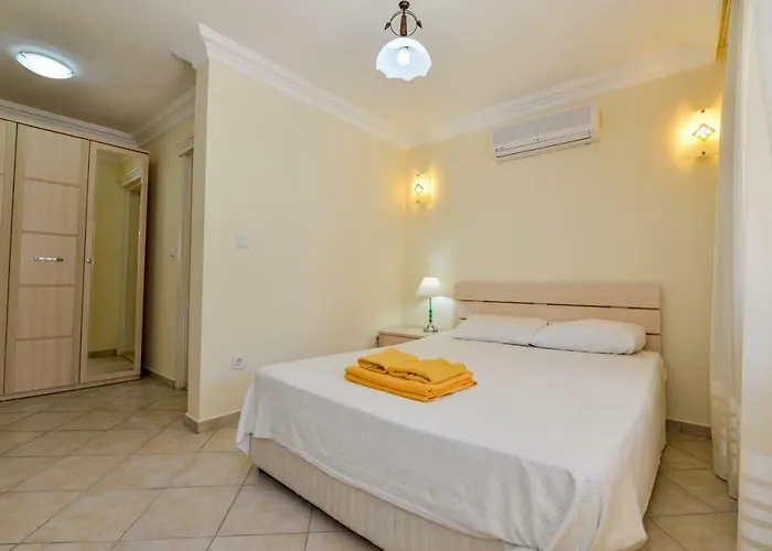 Kilic- 5 Bedroom In Hisaronu