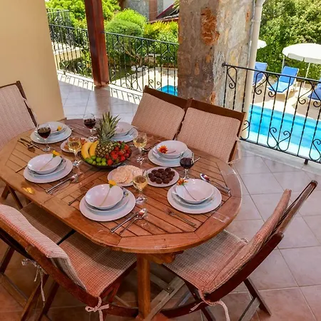 Villa Kilic- 5 Bedroom In Hisaronu *