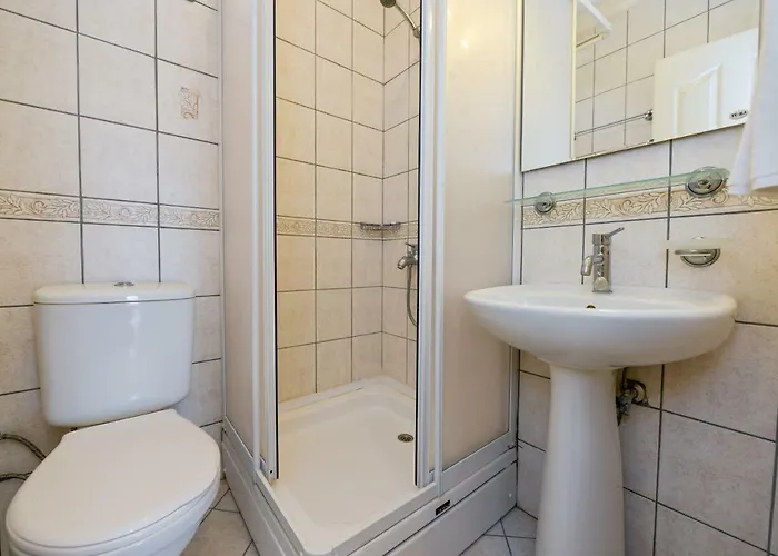 Villa Kilic- 5 Bedroom In Hisaronu *